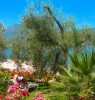 Giardino e spiaggia privata sul lago di Garda