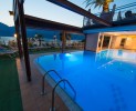 Piscina coperta e scoperta a Brenzone sul Garda
